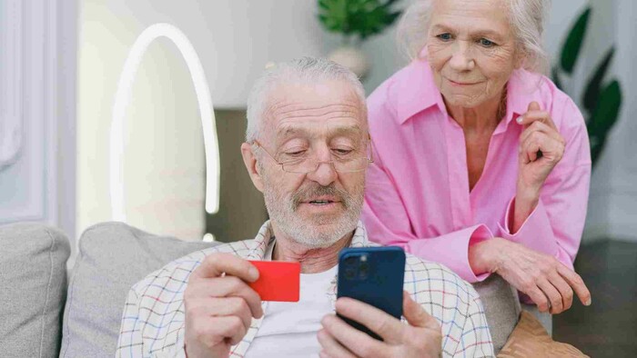 Seniori nakupujú online
