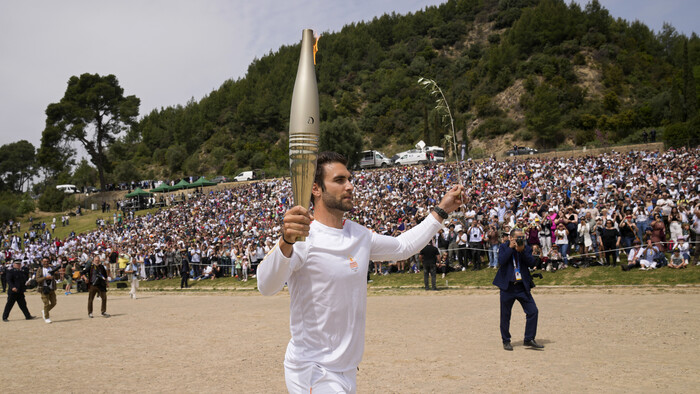 Greece_Olympics_Paris_Flame_Lighting253249035386_TASR.jpg