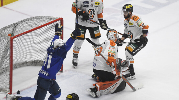 hokej07_16_4_2024035459_TASR.jpg