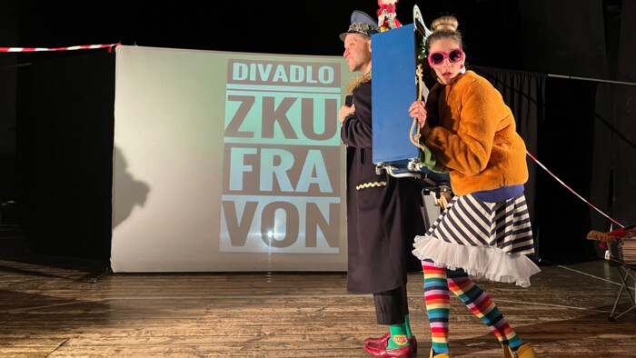 O interaktívnej inscenácii Bol raz jeden štát divadla ZkuFraVon 