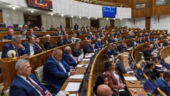 Dvanásta schôdza parlamentu