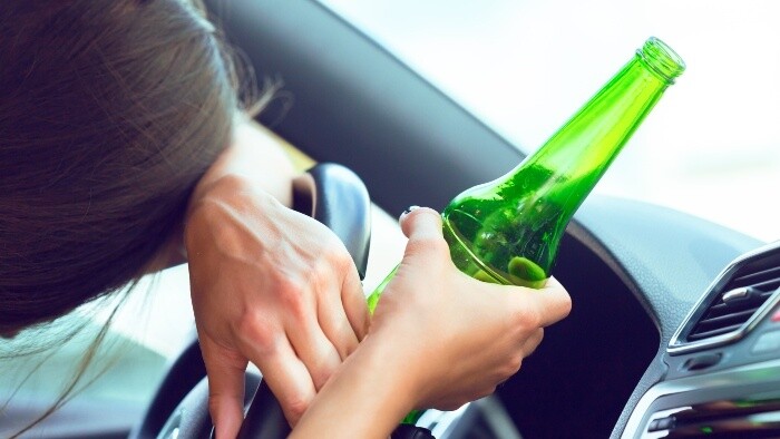 Prečo si sadáme za volant pod vplyvom alkoholu?