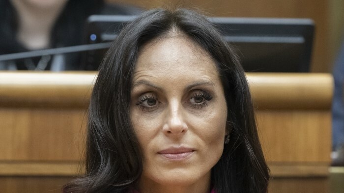 Oposición presenta moción de censura contra la ministra de Sanidad Zuzana Dolinková