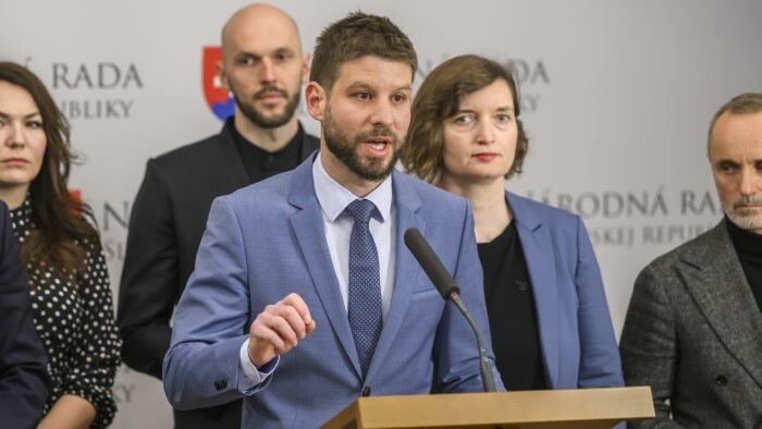Žiadne využívanie piliera pre štátne investície 