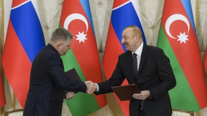 Премьер Фицо в Азербайджане
