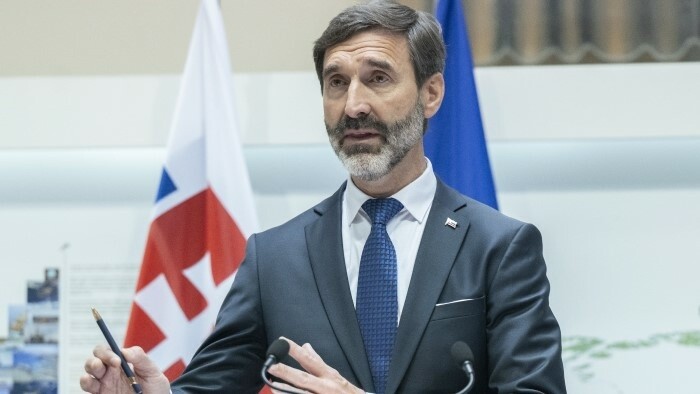 Глава МИДа  СР Ю. Бланар на Кипре