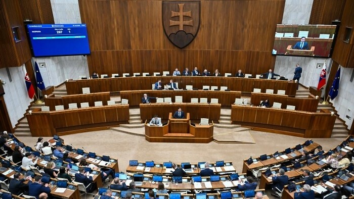 Expresné schvaľovanie zákonov