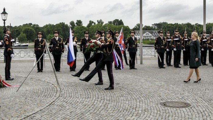 Las principales autoridades del país conmemoran el final de la Segunda Guerra Mundial