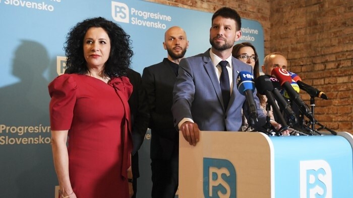 Šimečka, reelegido presidente del partido Eslovaquia Progresista