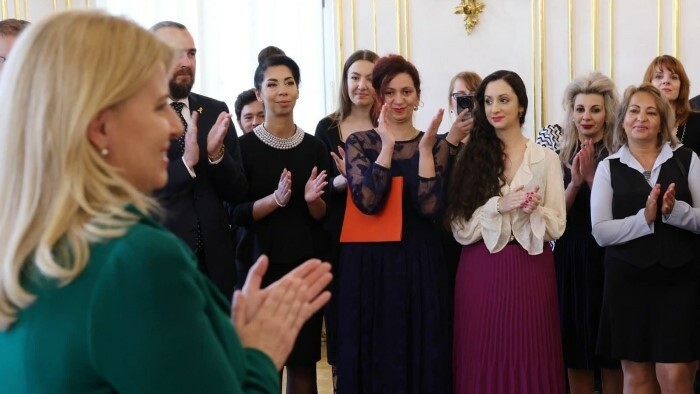 Präsidentin empfing Roma-Spirit-Laureaten