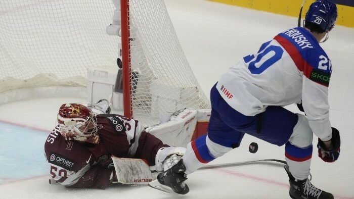 El equipo eslovaco de hockey hielo cosecha resultados contrarios durante el fin de semana