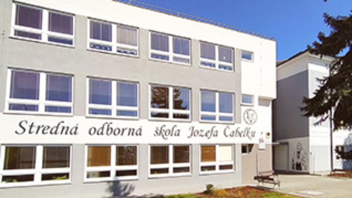V Spojenej škole v Holíči pribudlo moderné multifunkčné ihrisko
