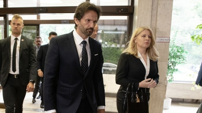 La jefa de Estado se reunió ayer con el vicepresidente del Gobierno eslovaco