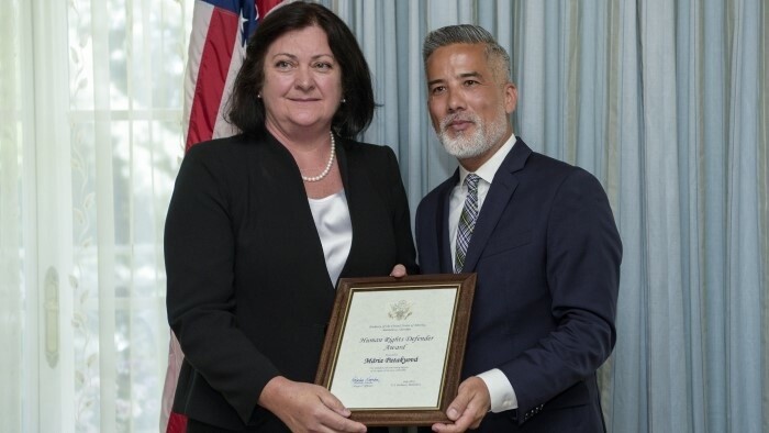 La ex defensora del pueblo Maria Patakyová recibió premio del Estado francés
