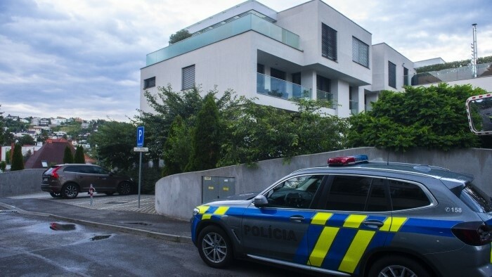 Premier Fico trasladado a su casa