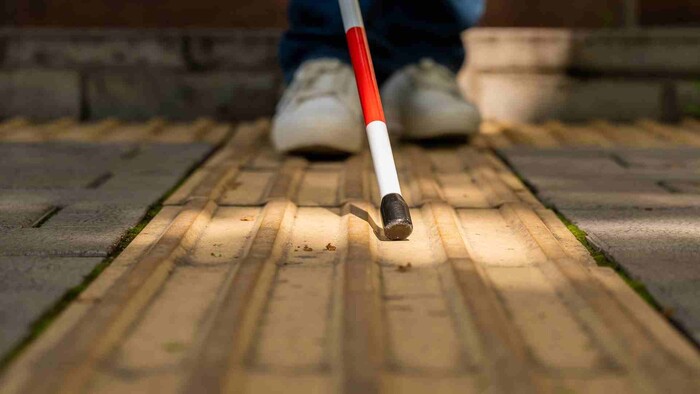 Chodníky či budovy, ktoré nepočítajú s nevidiacimi a slabozrakými