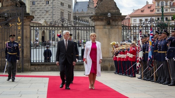 La presidenta parte para su último viaje al extranjero, visitará la República Checa