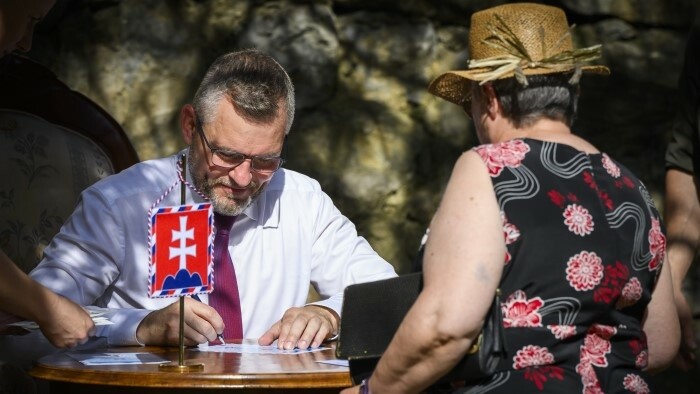 Chce sa venovať vnútrospoločenským témam aj naprávať renomé SR