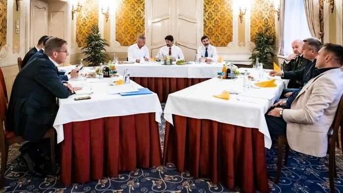 El primer ministro propondrá cambios en el gobierno si Hlas-SD y SNS no llegan a un acuerdo antes del lunes