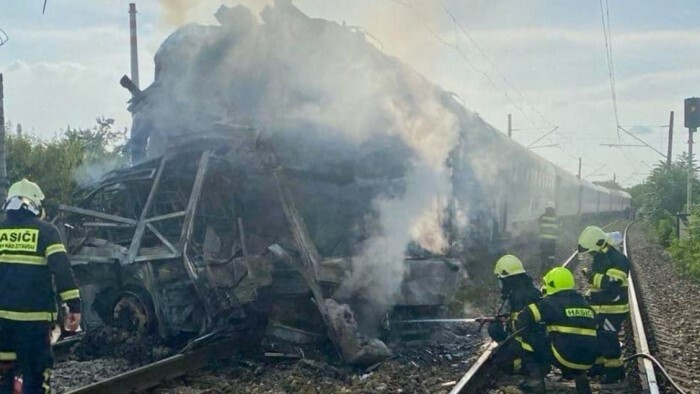 Трагическое столкновение поезда с автобусом