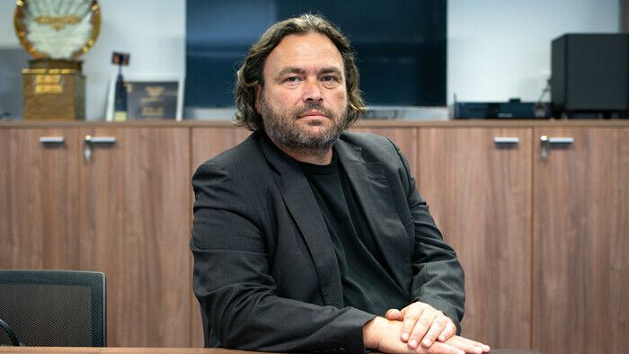Mit der Leitung der neuen Sendeanstalt STVR vorübergehend Igor Slanina betraut