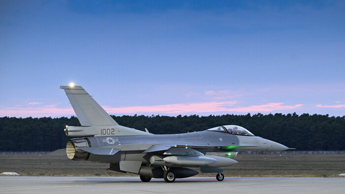 Prílet stíhačiek F16 na Slovensko