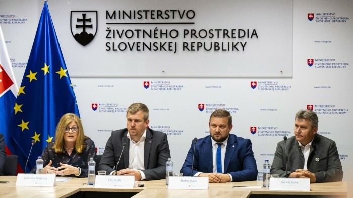 El Ministerio de Medio Ambiente presenta directrices para la liquidación de osos pardos