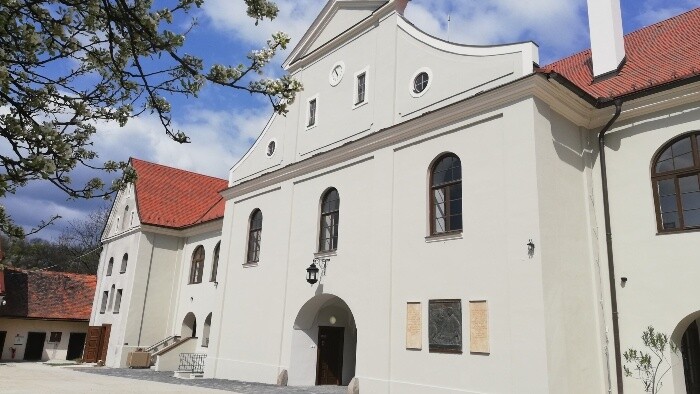 Národný projekt Ľudia a hrady
