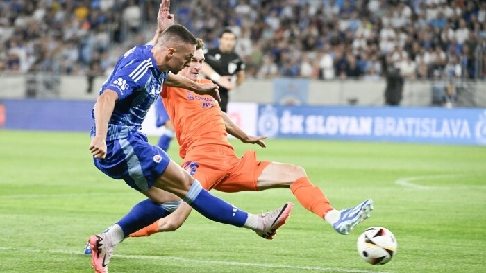 El Club deportivo ŠK Slovan Bratislava golea en la Liga de Campeones
