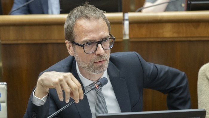 Oposición solicita la comparecencia de Dolinková en el Comité parlamentario de Sanidad