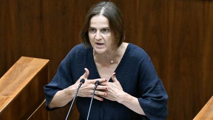 Kolíková pide disculpas por el caso Lučanský