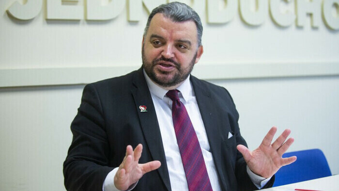 Advisor to the Prime Minister dismissed for public criticisms