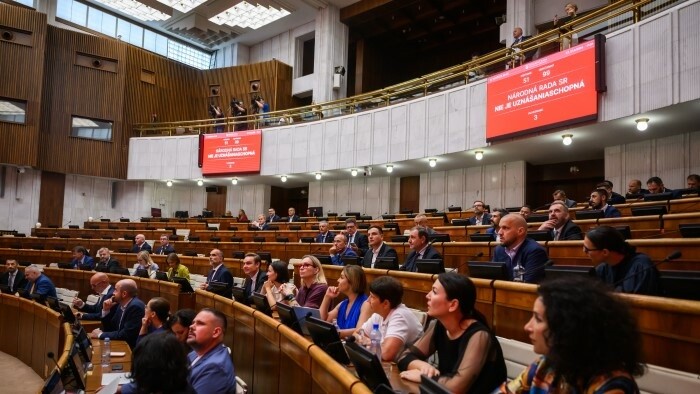 El Parlamento debatirá la destitución de Šimkovičová en septiembre