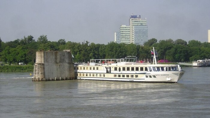 Swiss cruise ship crashes in Bratislava