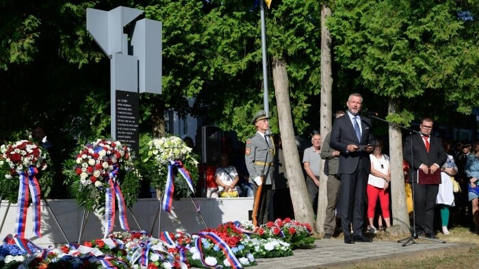 Президент совершил 12-километровый поход по следам героев СНП