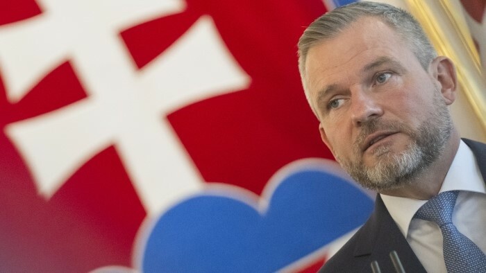 Prezident sa stretne s premiérom aj politickými lídrami