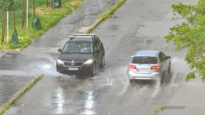 Západ krajiny sa pripravuje na dôsledky vytrvalého dažďa 
