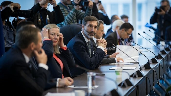 Vyzval na mierové riešenie konfliktu na Ukrajine