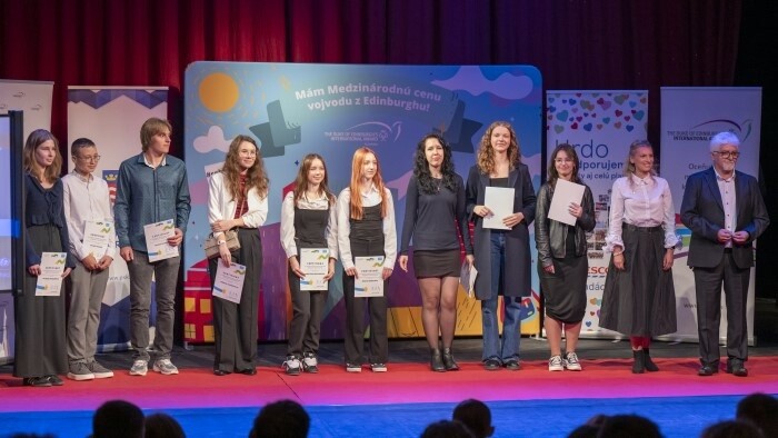 Viac ako 260 študentov si prevzalo cenu DofE