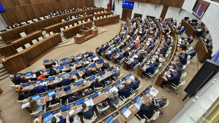 Los diputados siguen deliberando el paquete de consolidación
