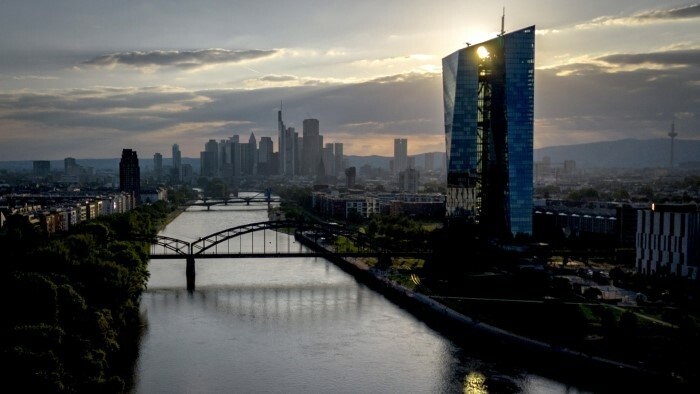 Economía eslovaca logra su peor resultado en dos años, el BCE vuelve a bajar el tipo de interés clave