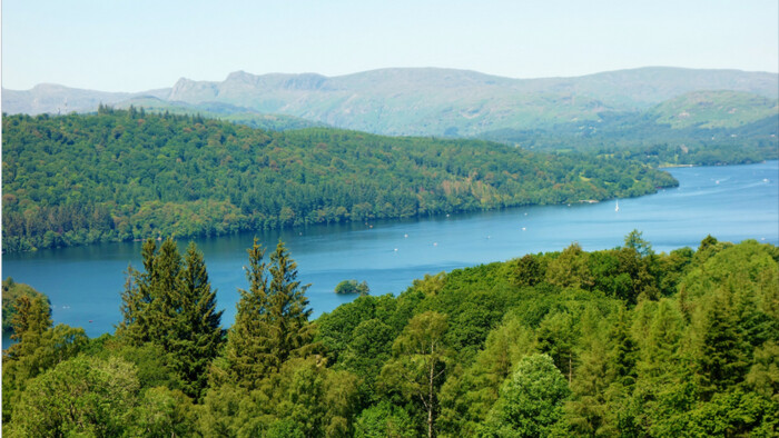 Znečistené jazero Windermere