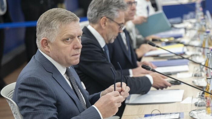 Ministerpräsident Fico zu Ergebnissen des EU-Gipfels und der Koalitionskrise