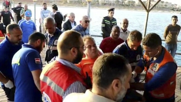 Na potopenej lodi boli traja Slováci