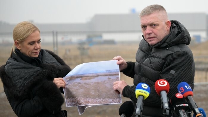 Premiér podal trestné oznámenie  