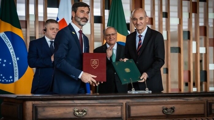 Politický a ekonomický spojenec 