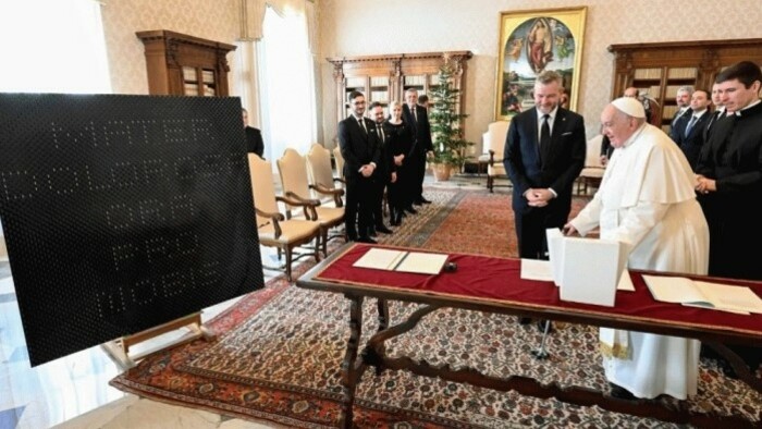 Präsident Pellegrini trifft Papst Franziskus 