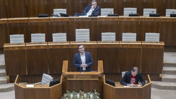 L’amendement à la loi sur les informations a été approuvé à nouveau