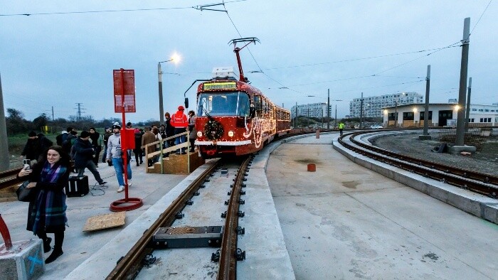 Do Petržalky prešla prvá skúšobná električka
