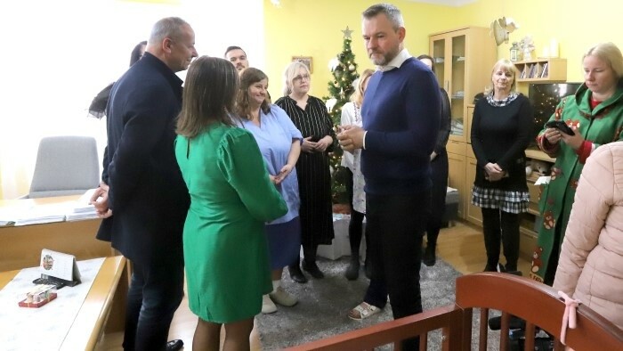 Presidente visita centros de servicios sociales en Banská Bystrica 